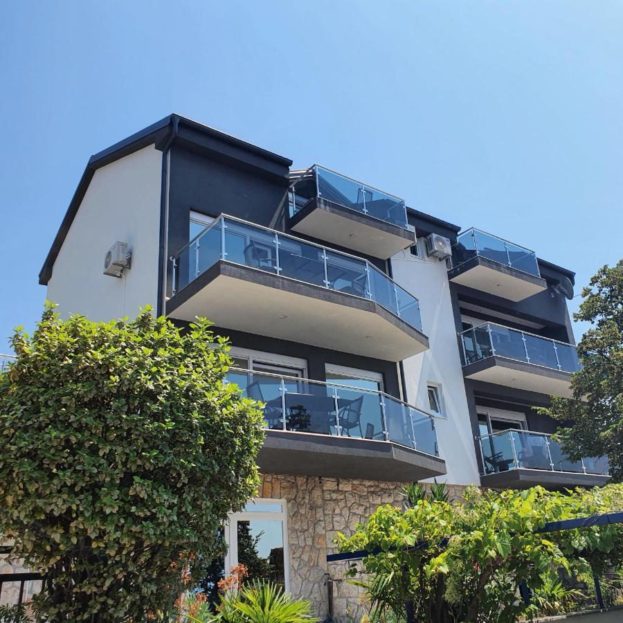 Apartments Blazevic, Heated Pool&Jacuzzi ดรามัลย์ ภายนอก รูปภาพ