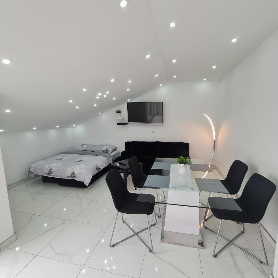 Apartments Blazevic, Heated Pool&Jacuzzi ดรามัลย์ ภายนอก รูปภาพ