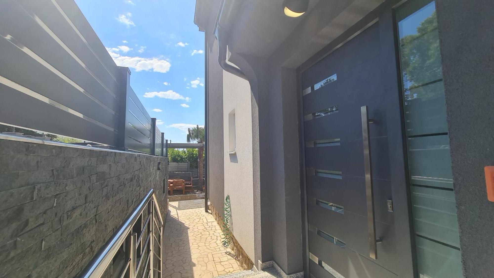 Apartments Blazevic, Heated Pool&Jacuzzi ดรามัลย์ ภายนอก รูปภาพ