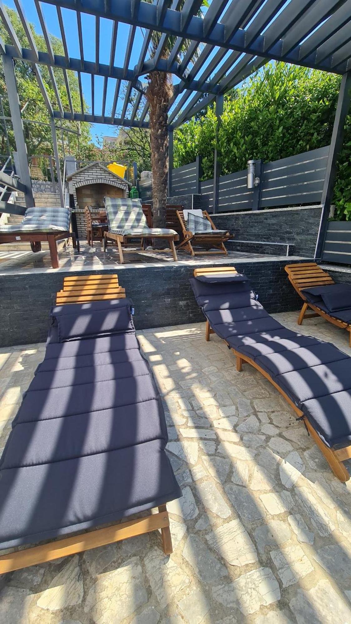 Apartments Blazevic, Heated Pool&Jacuzzi ดรามัลย์ ภายนอก รูปภาพ